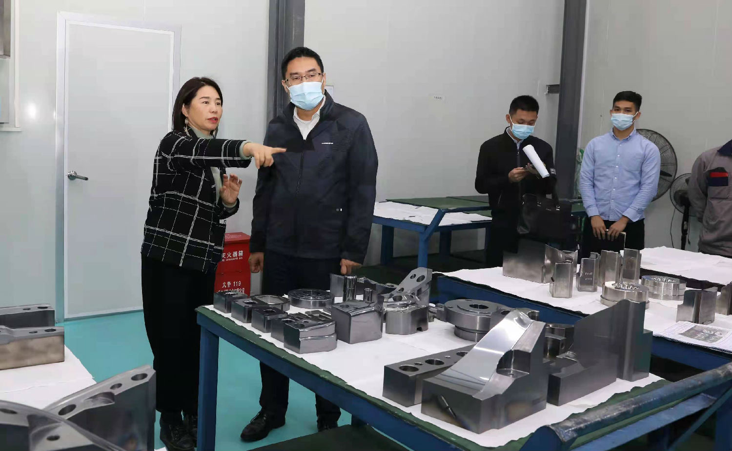 新湖街道黨工委褚宏書(shū)記一行參觀先進(jìn)的HKS-G涂層設(shè)備 新湖街道黨工委褚宏書(shū)記一行參觀先進(jìn)的HKS-G涂層設(shè)備